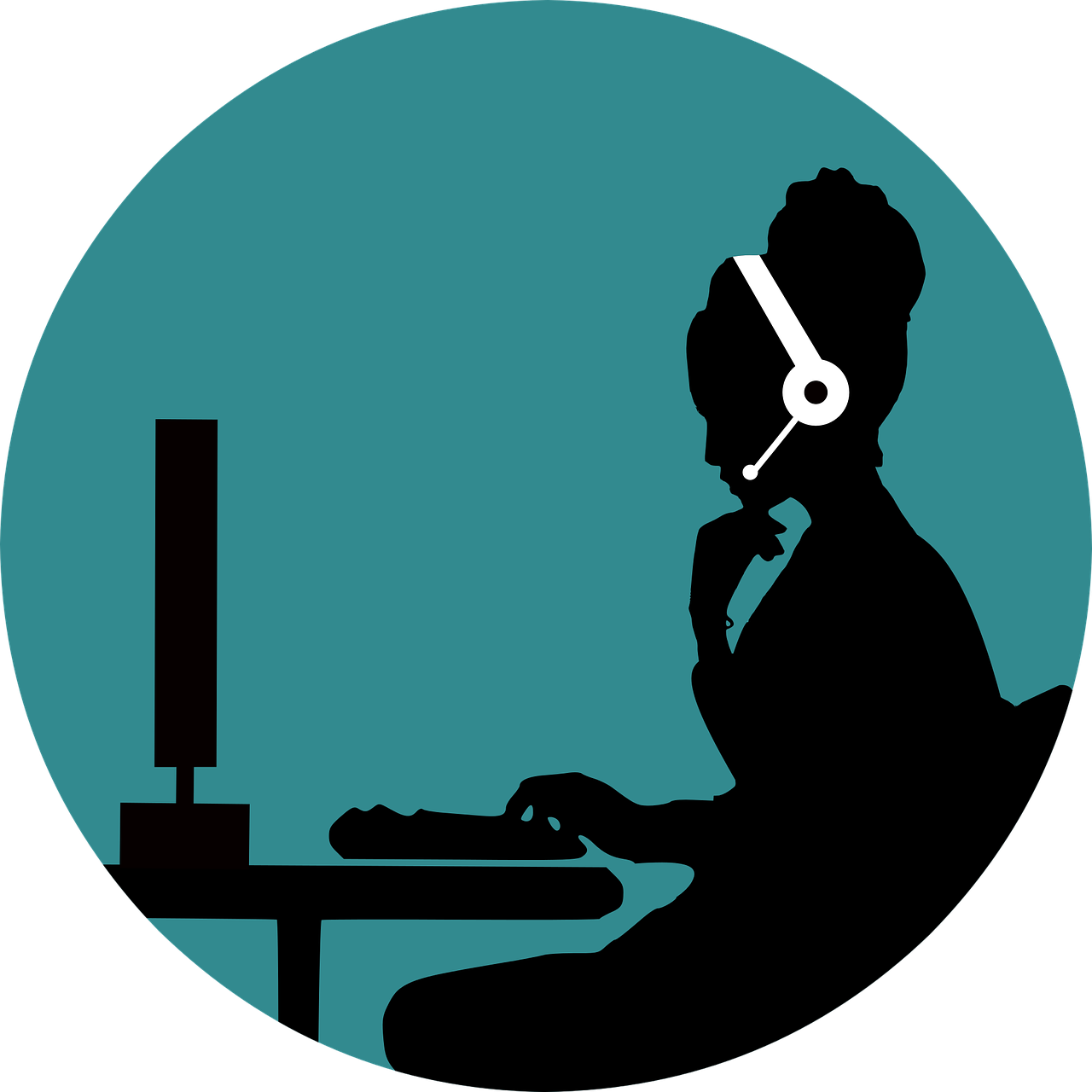 receptionist on the phone and computer